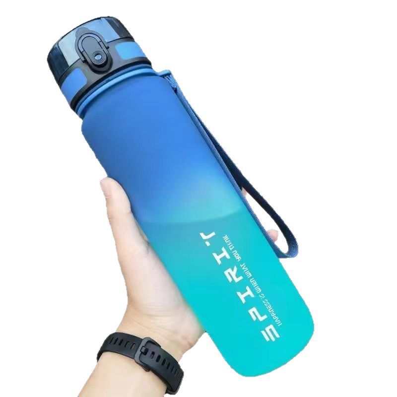 Copo de água esportivo para meninos, modelo 2026, portátil, resistente a altas temperaturas, ideal para atividades físicas, para estudantes e uso externo. Grande capacidade.