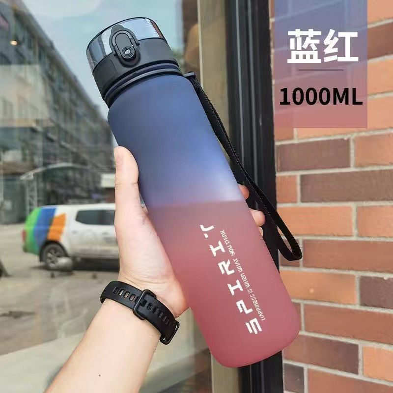 Copo de água esportivo para meninos, modelo 2026, portátil, resistente a altas temperaturas, ideal para atividades físicas, para estudantes e uso externo. Grande capacidade.