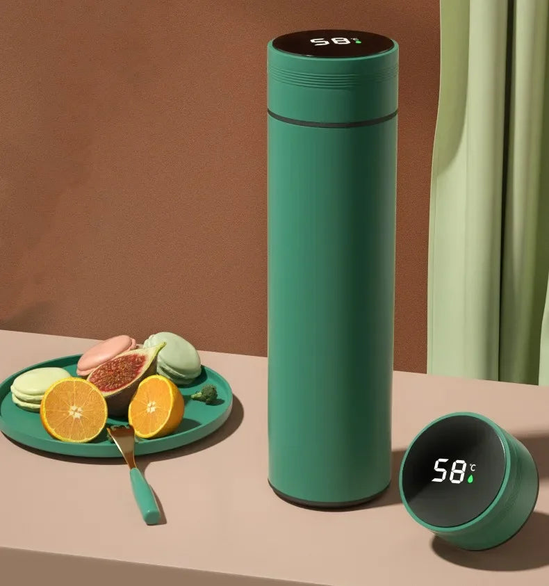 Copo térmico de 500ml com visor de temperatura, em aço inoxidável, com divisórias, ideal para uso externo, com isolamento a vácuo. Ótima opção de presente para o Dia dos Pais.