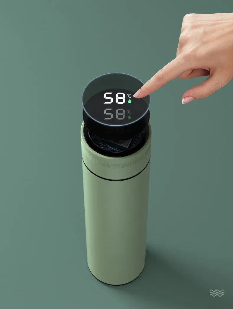 Copo térmico de 500ml com visor de temperatura, em aço inoxidável, com divisórias, ideal para uso externo, com isolamento a vácuo. Ótima opção de presente para o Dia dos Pais.